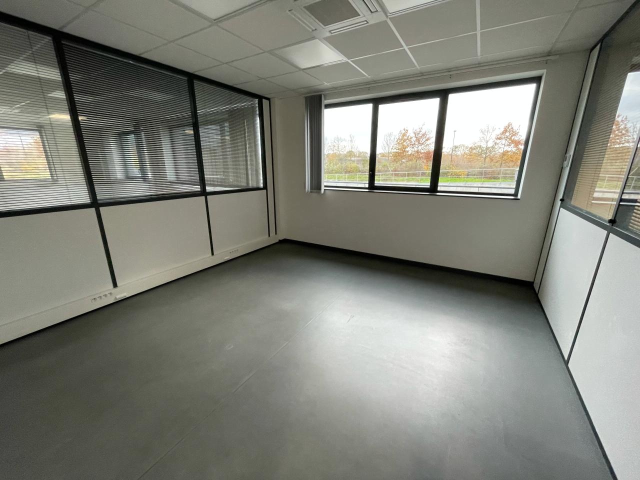Local d'activité Saint-Jacques-de-la-Lande 3140m² Location local d'activité Saint-Jacques-de-la-Lande Ille-et-Vilaine OLACT2313867 8